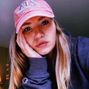 Meet your Posher, Abbey